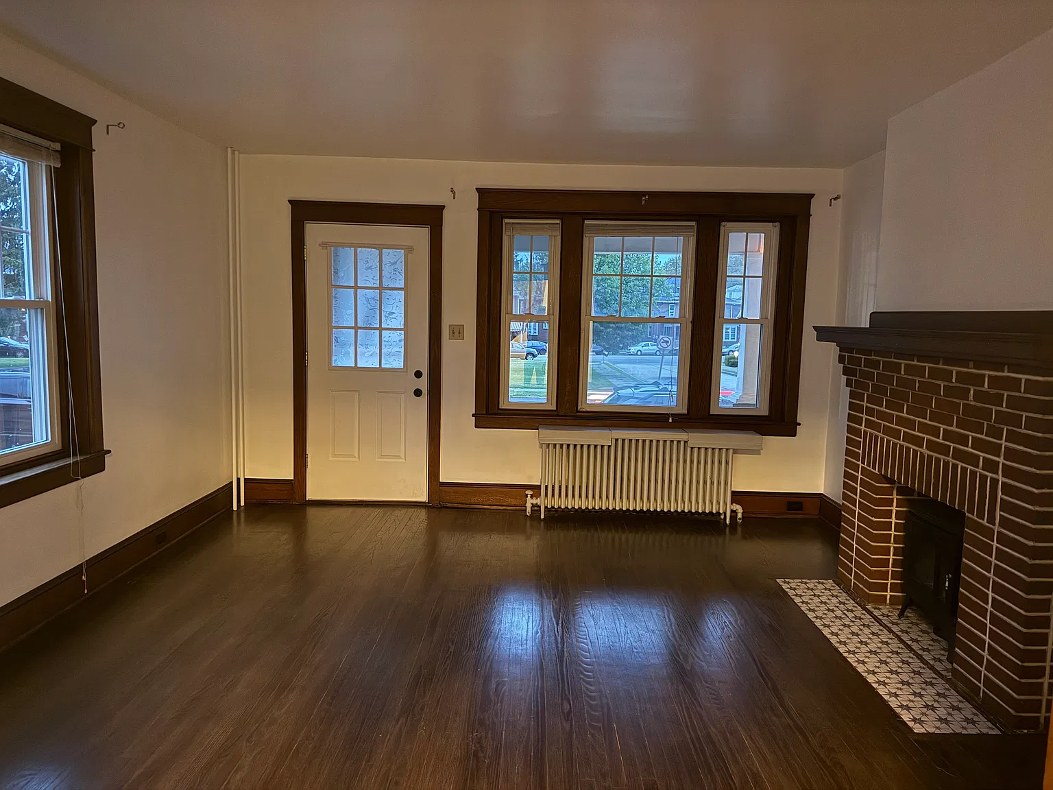 3 bed, 1376 sqft, $2,000 — Photo 3