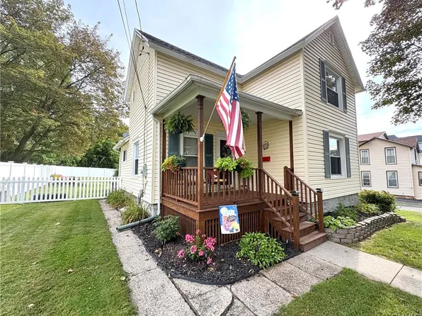 88 Hamilton Ave, Auburn, NY 13021