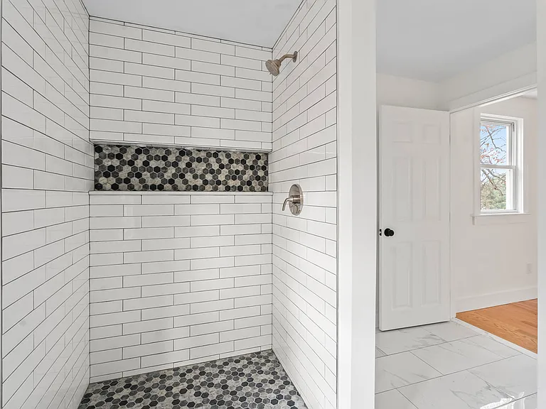 32 Laurel Ln — Photo 14