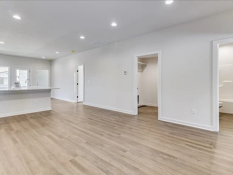 3440 E Thunder St — Photo 5