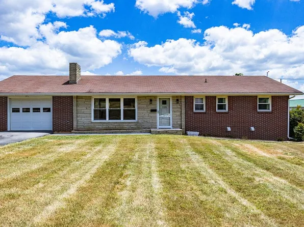 218 Morningside Dr NE, Abingdon, VA 24210