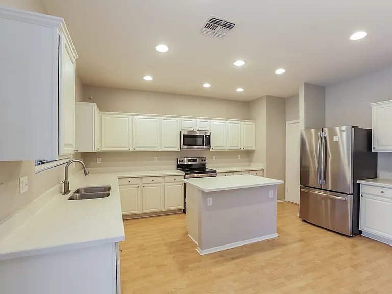 17014 W Rimrock St — Photo 8