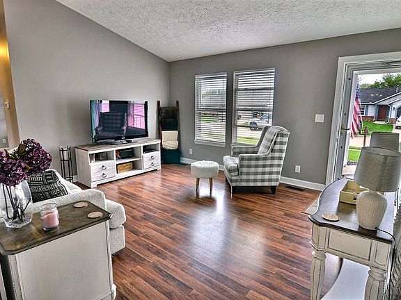 5th image of 3323 Wales Ct
