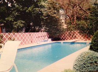 322 Thompson Ave, Oceanside, NY 11572