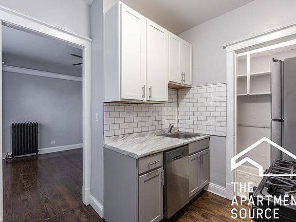 4th image of 6257 N Lakewood Ave APT 1