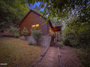 706 Falcons Nest Way, Pigeon Forge, TN 37863