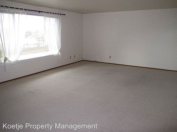 4th image of 745 SE 8th Ave APT 103