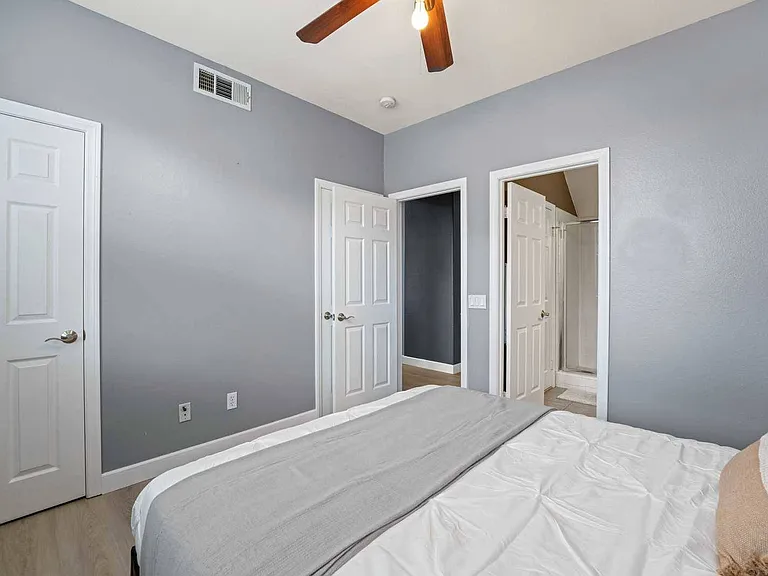 1417 Marengo Ct — Photo 17