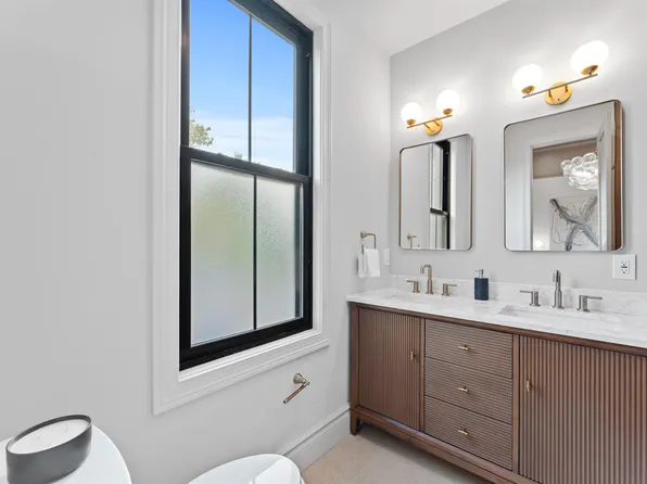 83 Liberty Place image 38 of 45