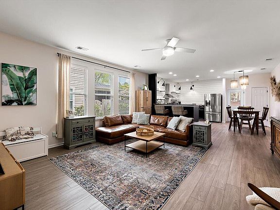 3rd image of 3601 Locklear Ln