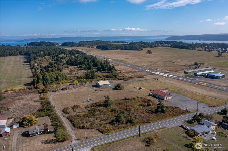 3rd image of 1180 Monroe Landing Road