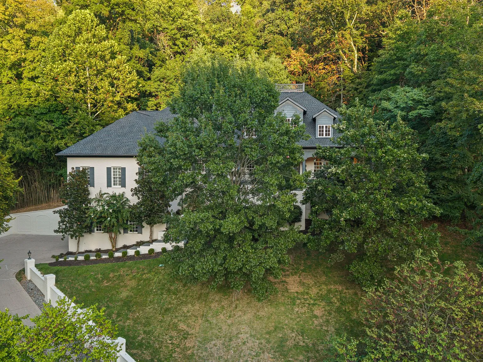 5 bed, 7325 sqft, $13,500 — Photo 3
