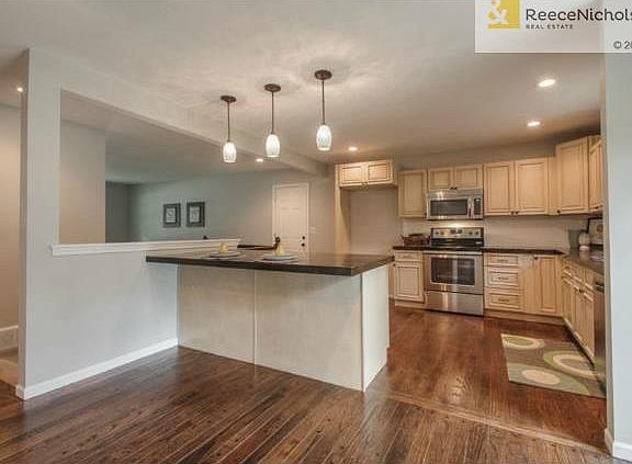 5th image of 5711 W 98th St