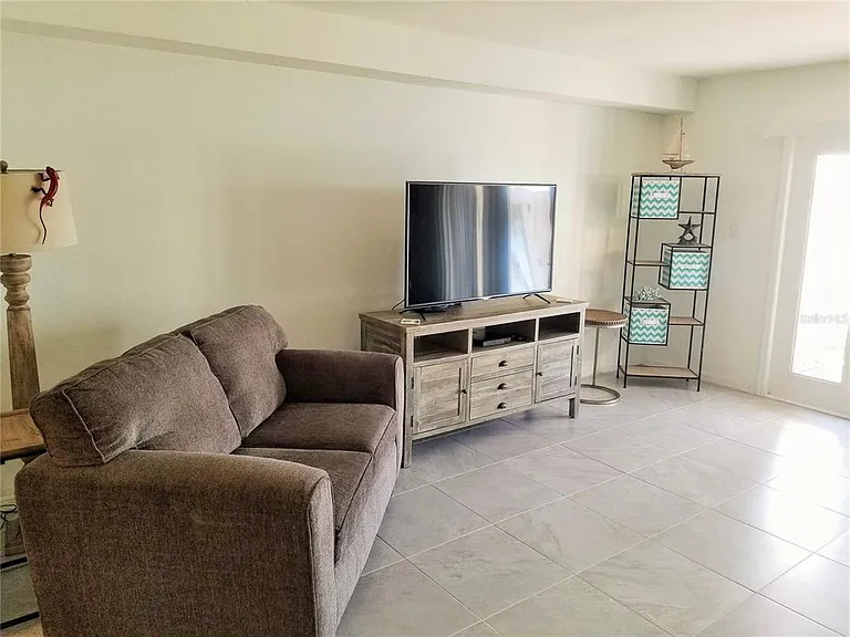 169 Pompano Dr SE — Photo 5