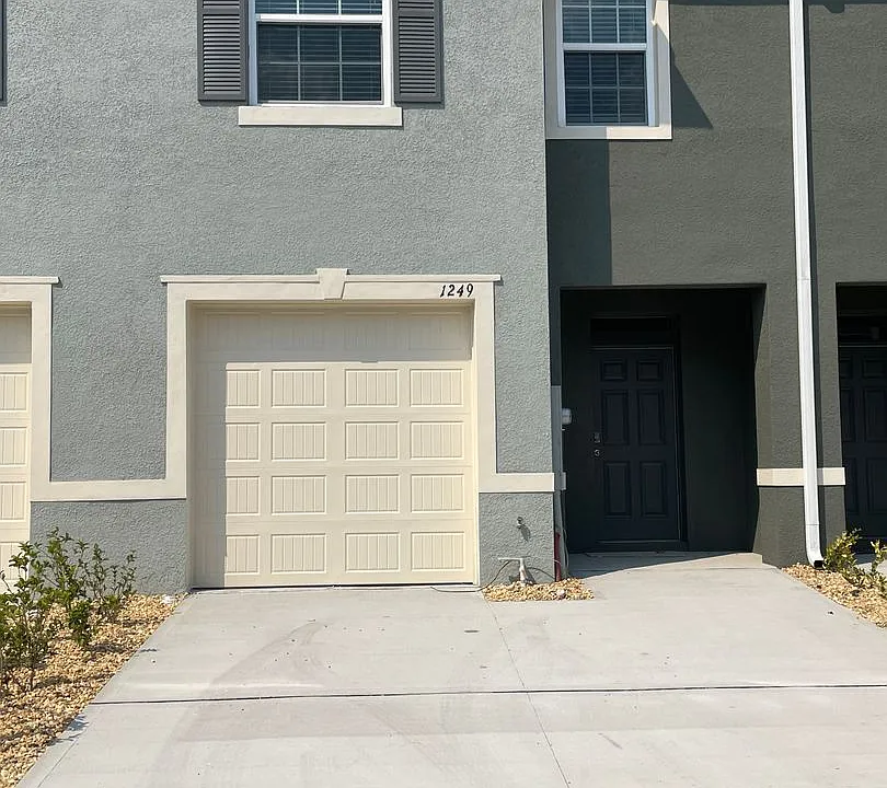 1249 Yellow Finch Dr