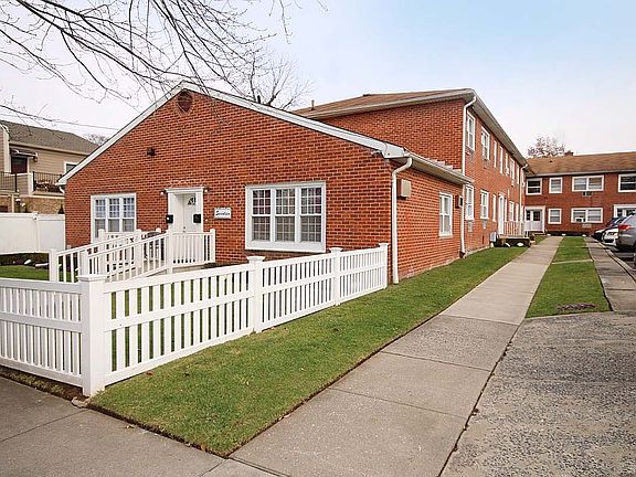 2nd image of 17 Sheraden Ave