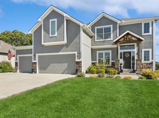 5905 N Nevada Ave, Parkville, MO 64152