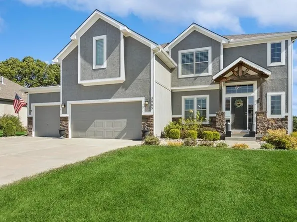 5905 N Nevada Ave, Parkville, MO 64152