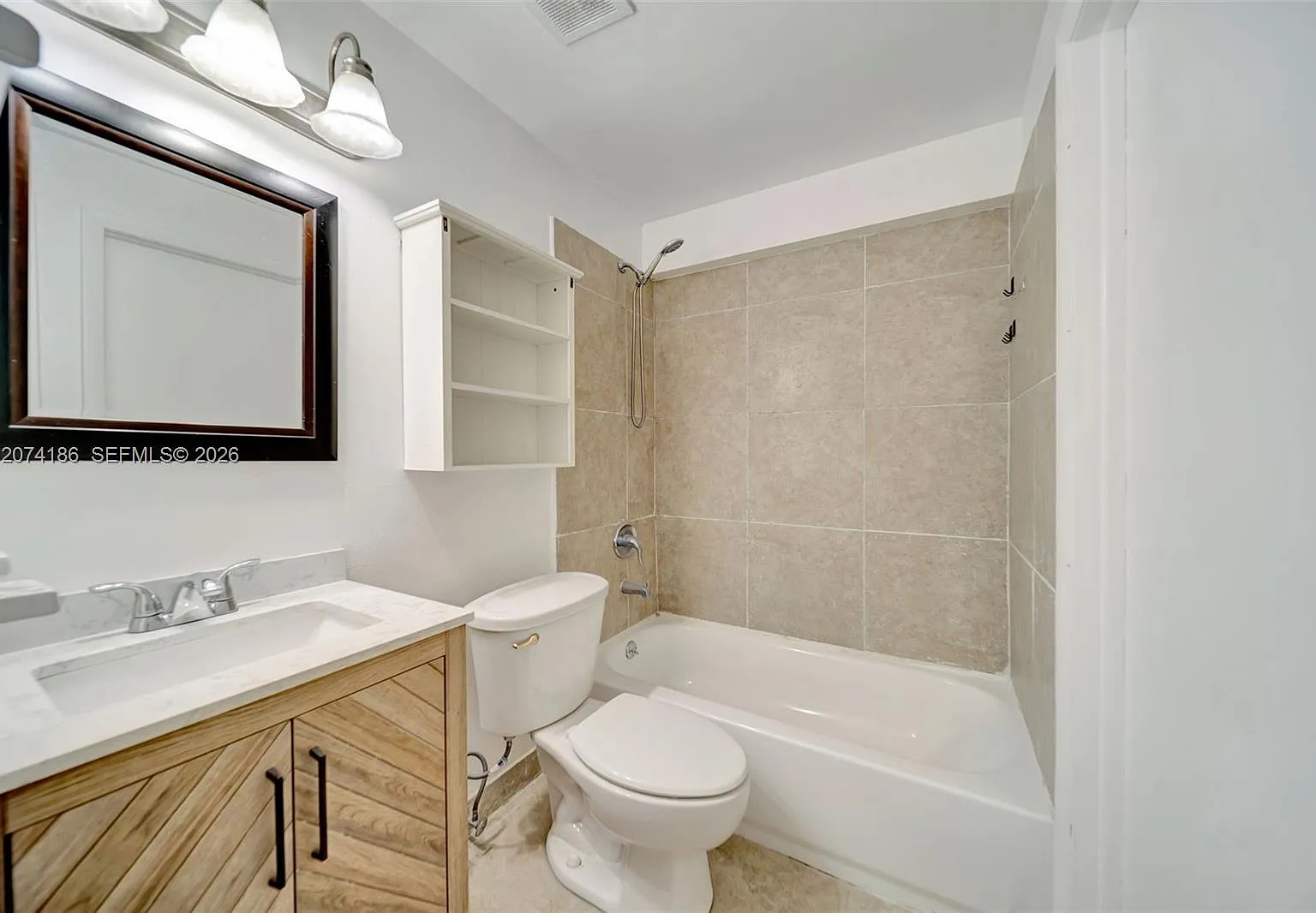 3 bed, 1036 sqft, $2,800 — Photo 4