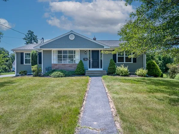 725 Pleasant St, Attleboro, MA 02703