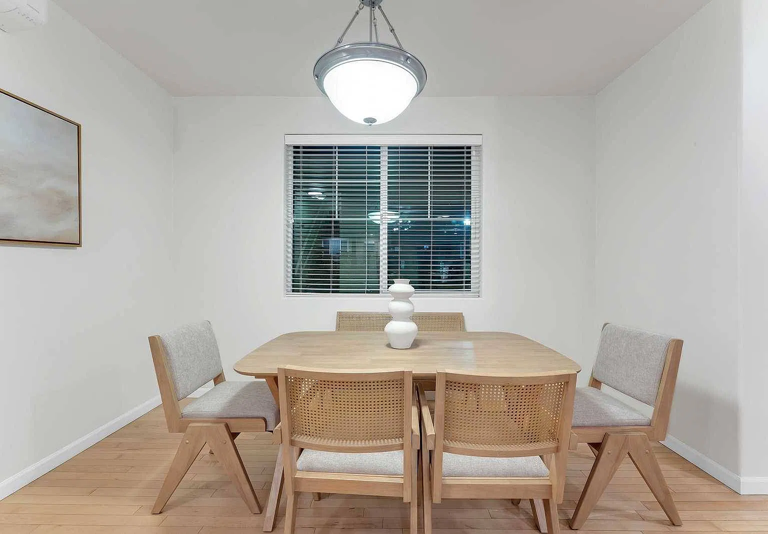 3 bed, 2.5 bath, 1777 sqft, $5,000 — Photo 2
