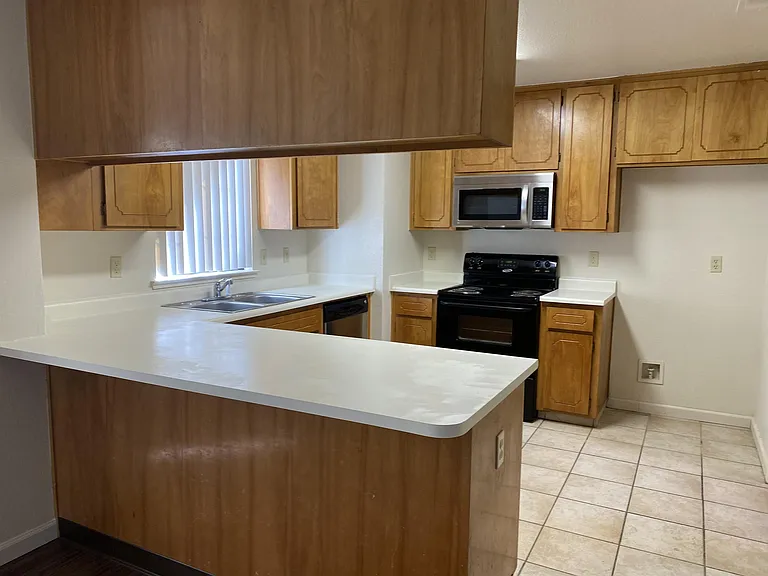 1809 La Corunna Pl #A — Photo 26