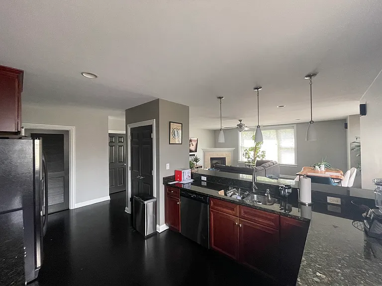 301 S Leavitt St #2N — Photo 3