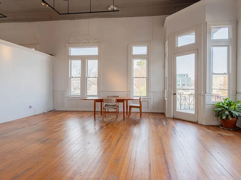 427 Main St — Photo 4