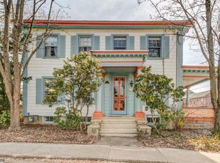 214 Harrison St, Frenchtown, NJ 08825