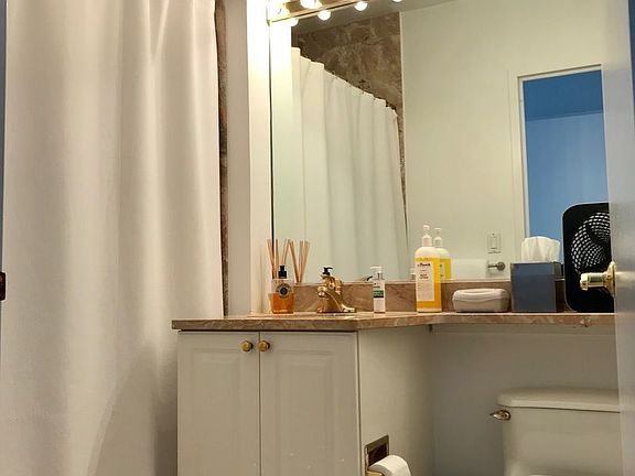 5th image of 111 W 67th St APT 37F