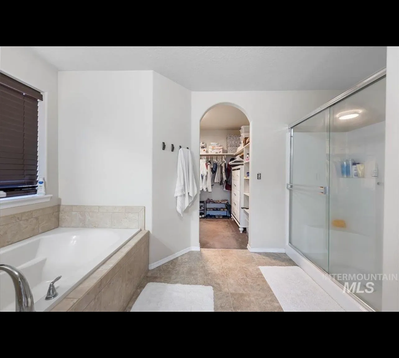 4 bed, 2243 sqft, $2,550 — Photo 4