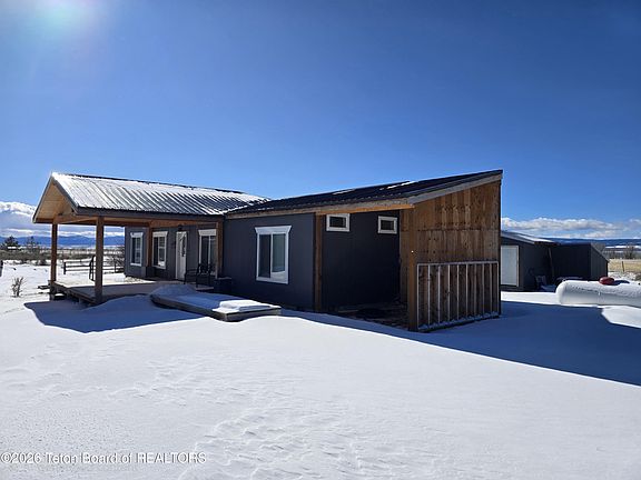 3rd image of 5124 Rancheros Loop