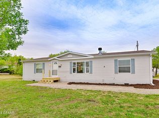 316 6th St, Emerado, ND 58228