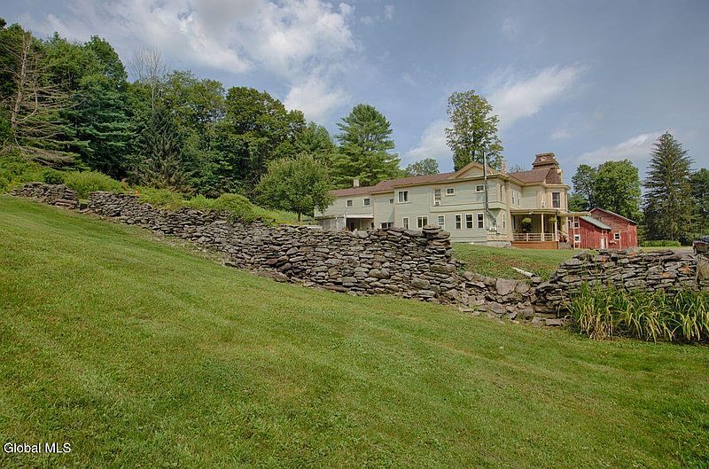 2nd image of 1317 County Highway 67