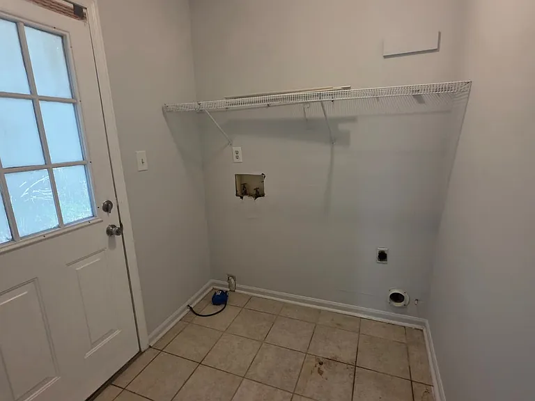 1619 Forest Dr #4 — Photo 6