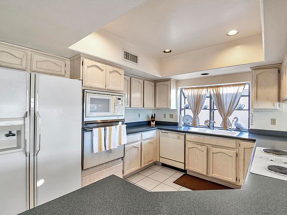 5th image of 10613 E Minnesota Ave