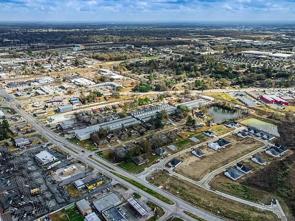 4th image of 7621 Whitetip Ave