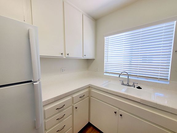 4th image of 3946 Idaho St #657