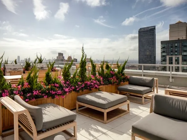 309 5th Avenue image 9 of 18