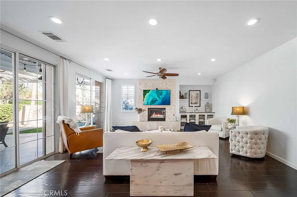 3 bed, 2.5 bath, 1760 sqft, $4,999 — Photo 4