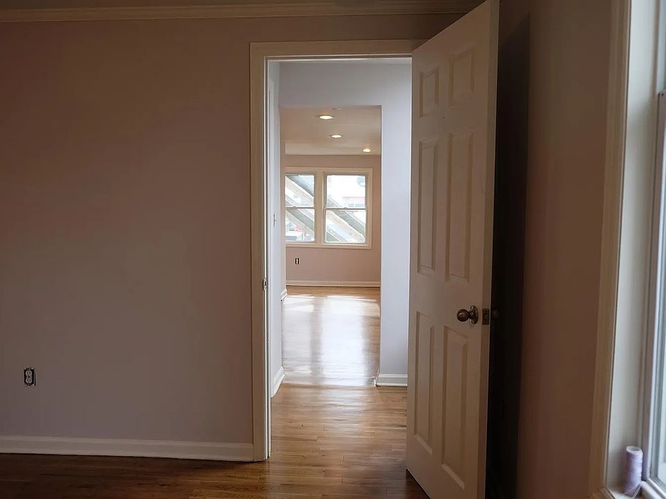 2nd image of 75 Monmouth St APT 1B