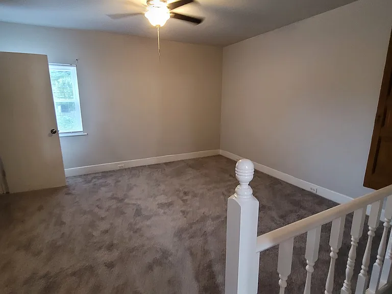 816 Montague Roadu2 Left Side — Photo 17