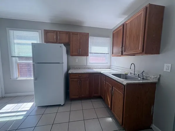 769 Dixwell Ave #A, New Haven, CT 06511