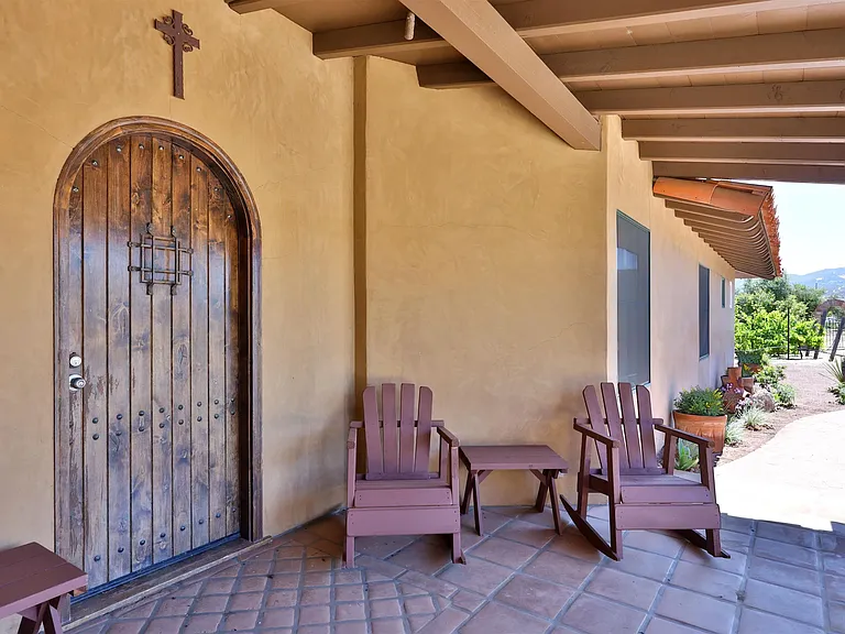 25933 Potrero Valley Rd — Photo 14