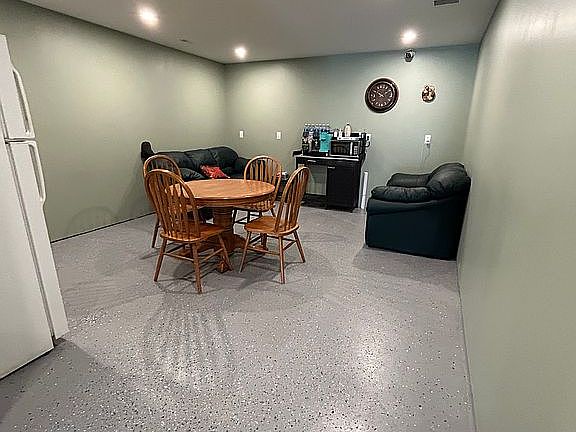 4th image of 1400 McMillan Rd