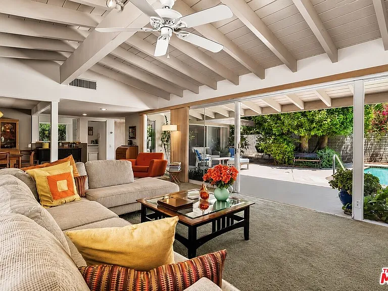 1094 S Paseo De Marcia — Photo 3