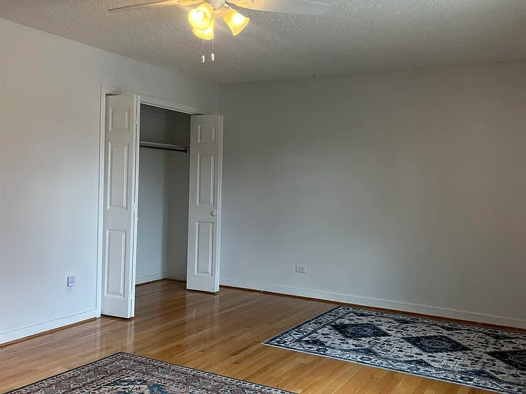 427 Russell St NE — Photo 9