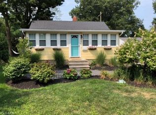472 Parkside Dr, Bay Village, OH