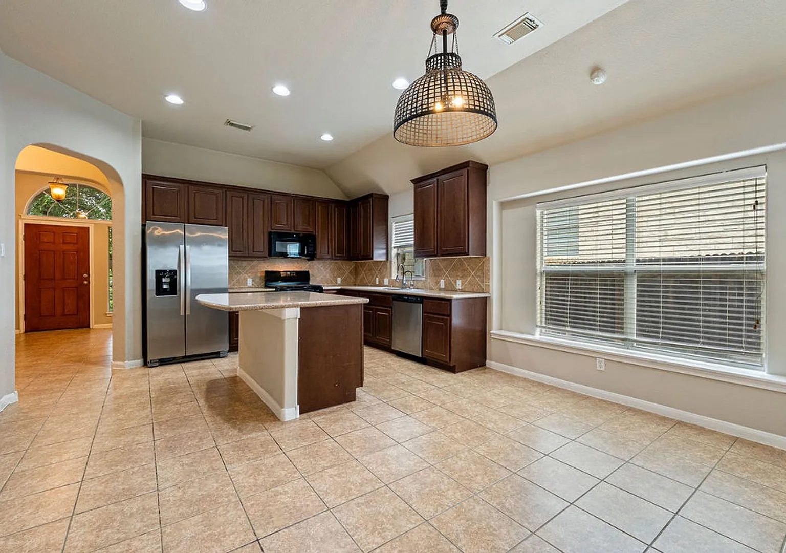 Beautiful 3 bedroom, 2 bathroom home in Northwest Austin — Photo 4