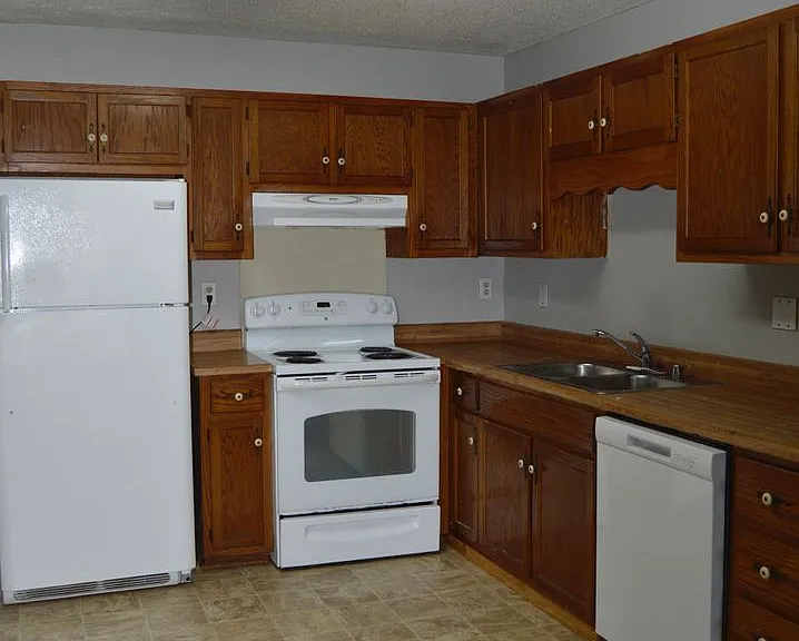 1603 Glenn St SW — Photo 3